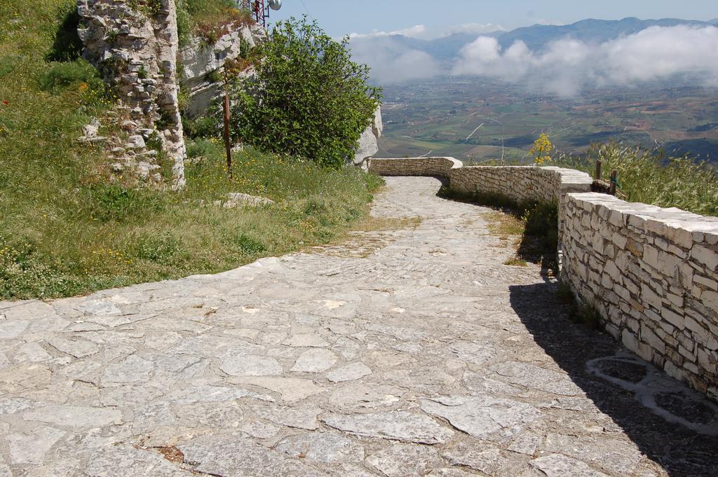 Ostello Cielo D'Alcamo Bagian luar foto