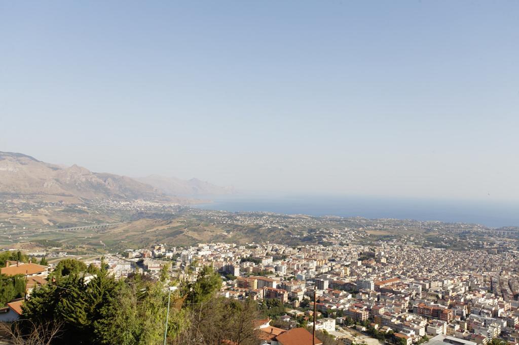 Ostello Cielo D'Alcamo Bagian luar foto