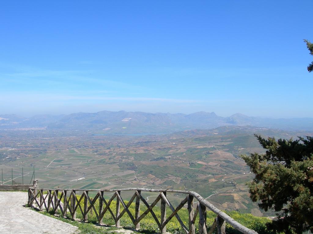 Ostello Cielo D'Alcamo Bagian luar foto